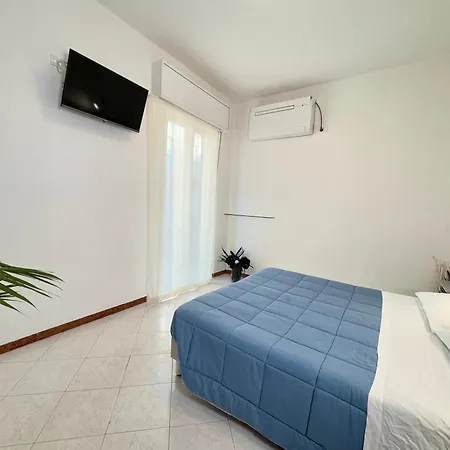 The Sea - 3 Minuti Dalla 2*