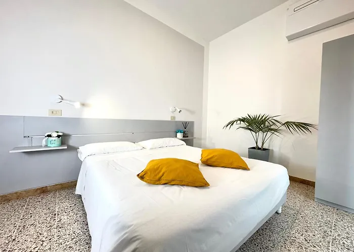 The Sea - 3 Minuti Dalla 2*