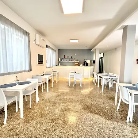 The Sea - 3 Minuti Dalla 2*