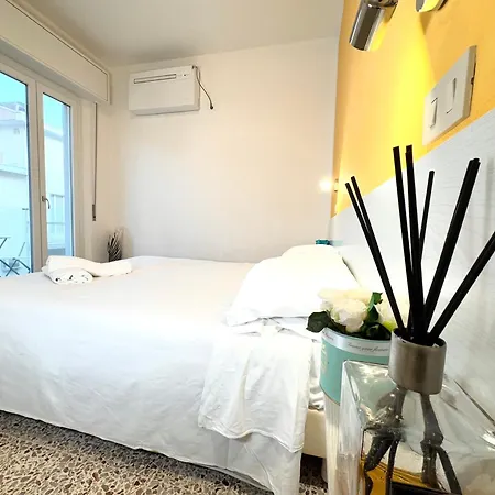 Hotel The Sea - 3 Minuti Dalla 2*