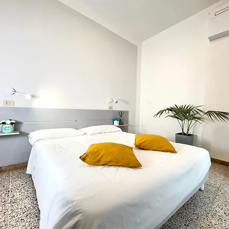 The Sea - 3 Minuti Dalla 2*