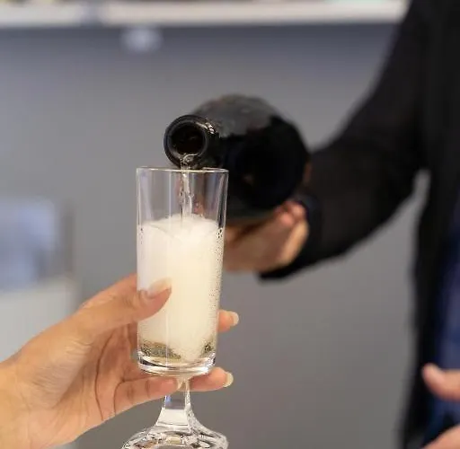 The Sea - 3 Minuti Dalla 호텔 2*