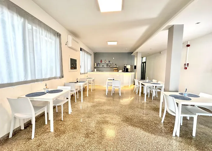 The Sea - 3 Minuti Dalla 2*