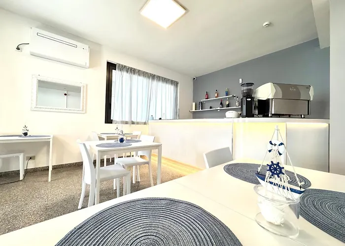 The Sea - 3 Minuti Dalla 리미니