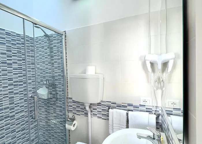 호텔 The Sea - 3 Minuti Dalla 2*