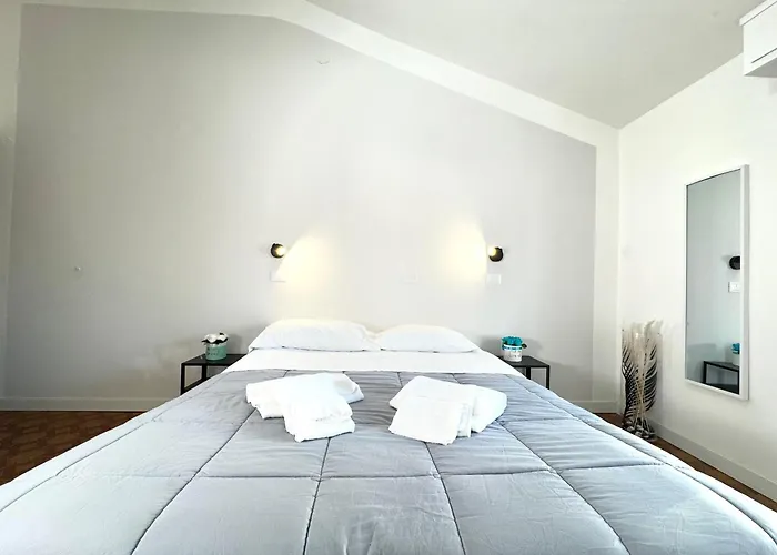 The Sea - 3 Minuti Dalla 2*