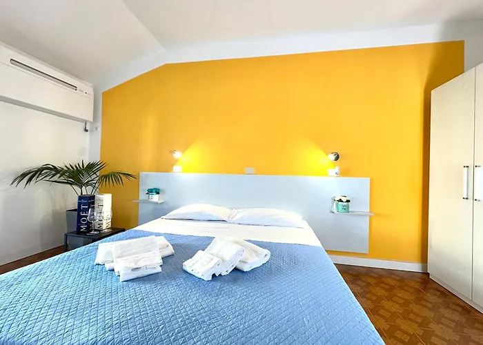 The Sea - 3 Minuti Dalla 리미니