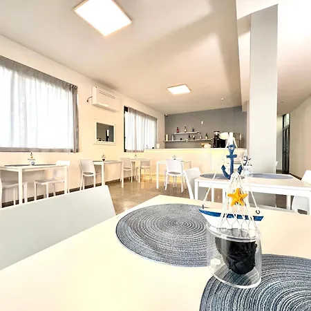 The Sea - 3 Minuti Dalla 2*