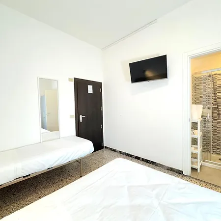 The Sea - 3 Minuti Dalla 2*